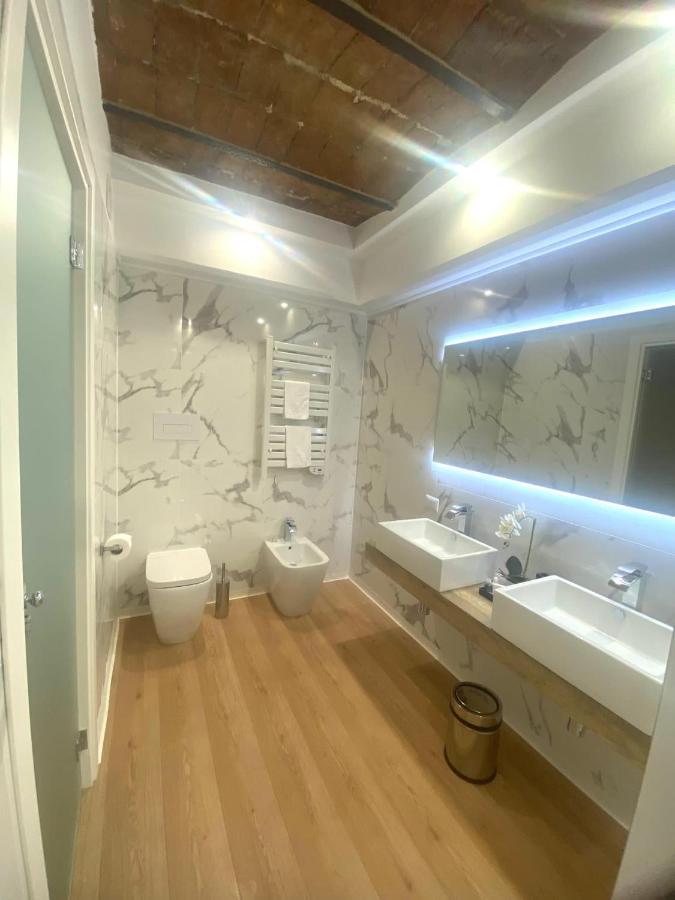 Miluar Luxury B&B - Vanvitelli Napoli Bagian luar foto