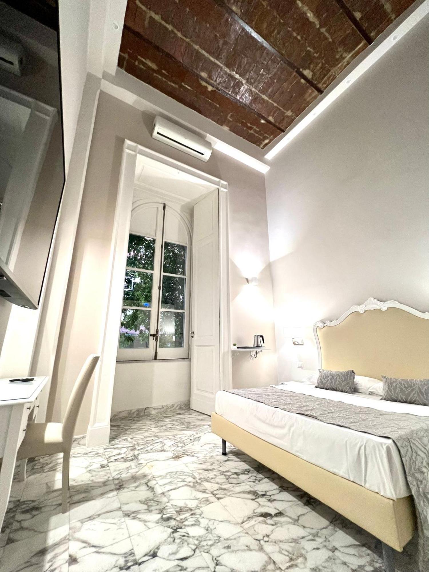 Miluar Luxury B&B - Vanvitelli Napoli Bagian luar foto